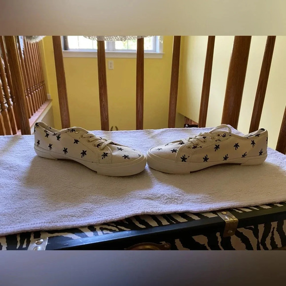 Women’s canvas sneakers with palm trees size 8 memory foam insole NWT - Picture 6 of 8